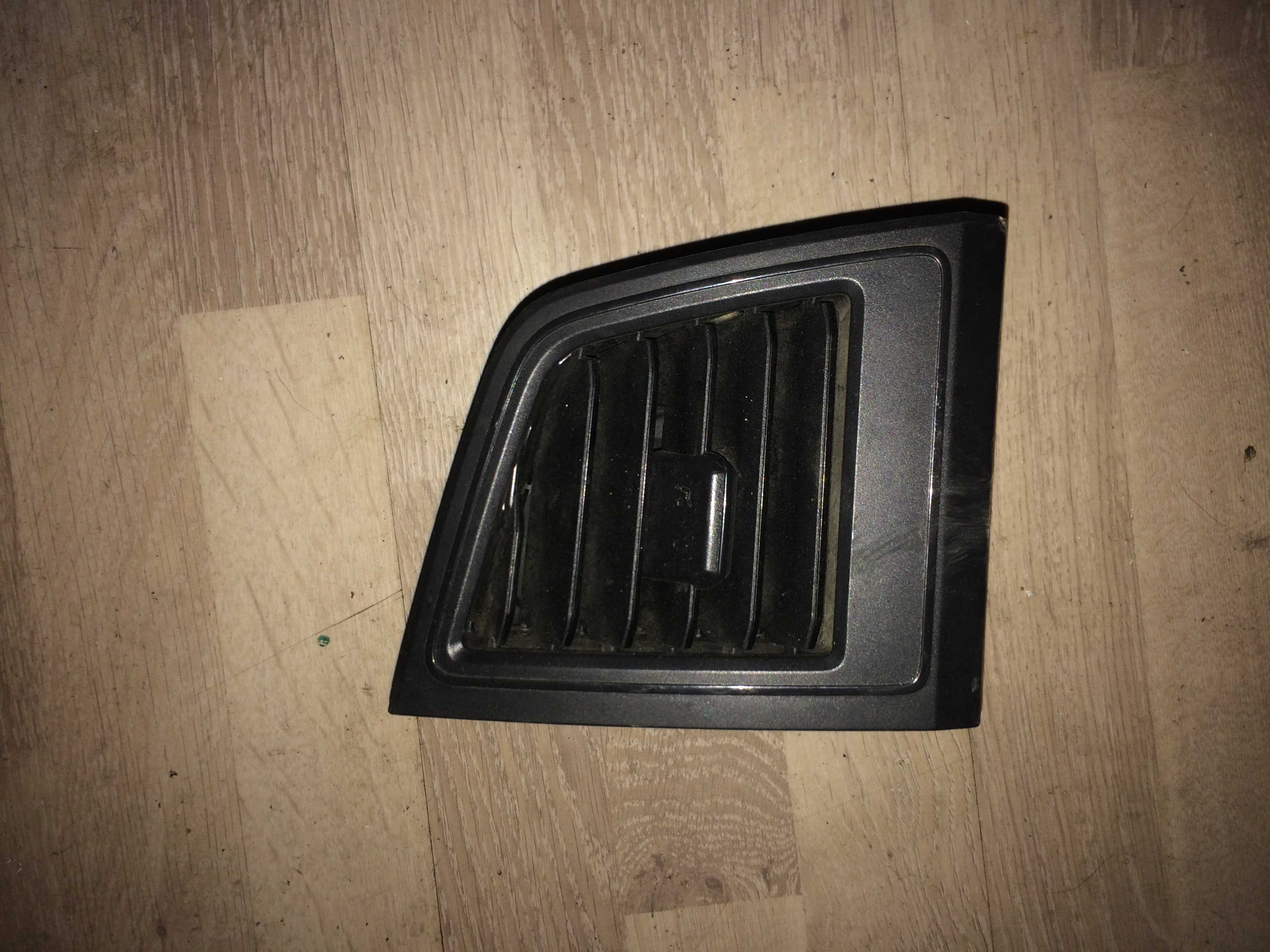 Volkswagen Trnsporter 2015-2017 Çıkma Yedek Difizör